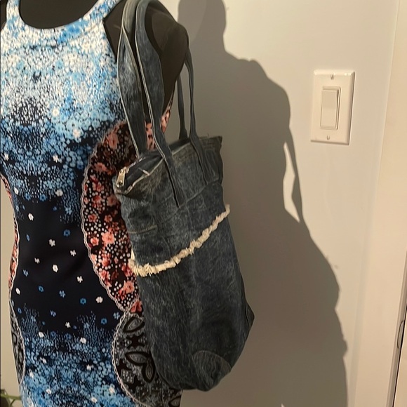 Denim Textured Tote Bag with fringe. - Picture 2 of 6
